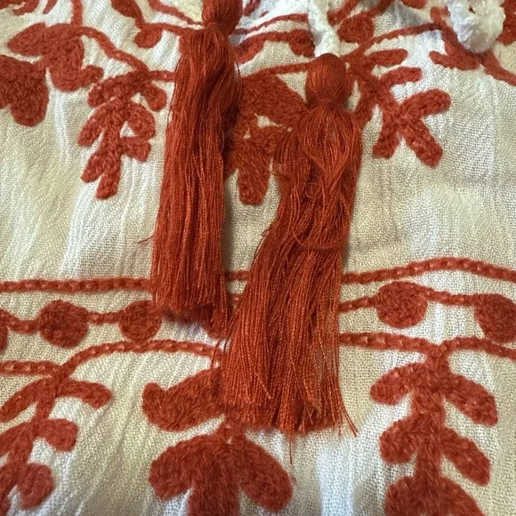 Women's Lucky & Coco‎ Orange Embroidered White Long Sleeve Top - Picture 9 of 9